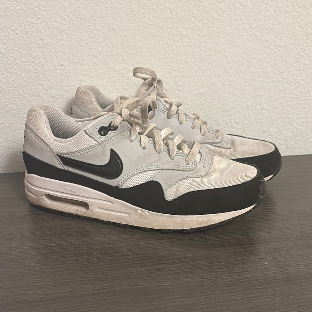 Nike Air Max Classic White and Black Sneakers